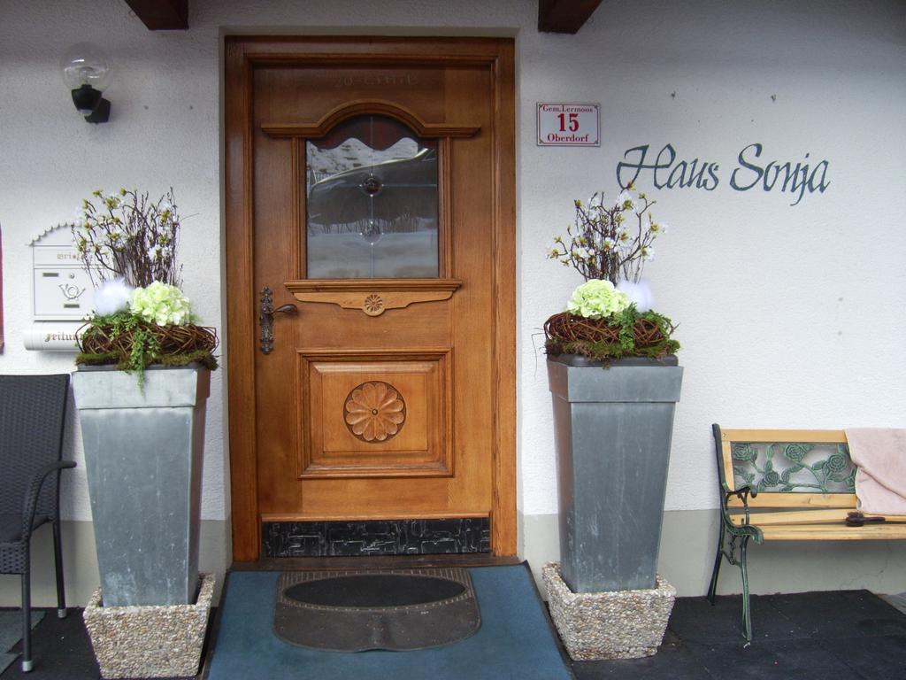 Haus Sonja Apartment Lermoos Exterior photo